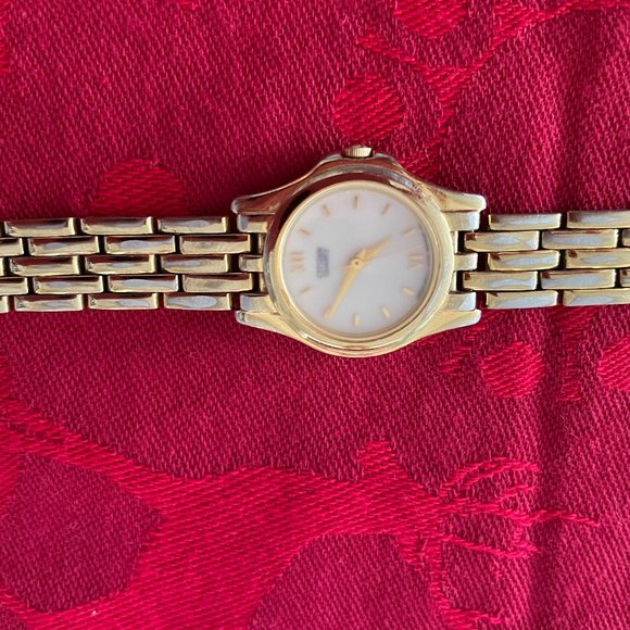 LADIES VINTAGE CITIZENS GOLD TONE WATCH. - Picture 2 of 7